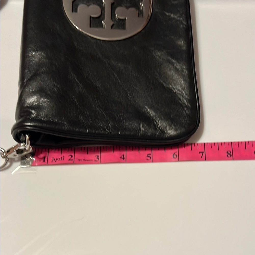 Tory Burch Black Shoulder Bag with Iconic Logo - Picture 6 of 10